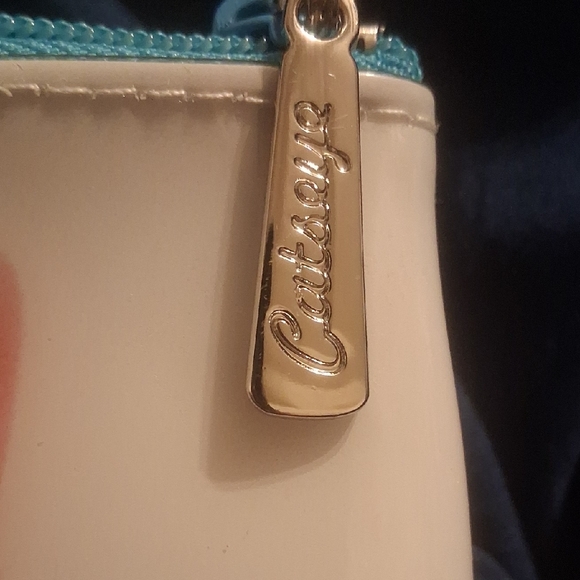 Catseye London Beige Cat Cosmetic Bag with Blue Zipper - Picture 2 of 4